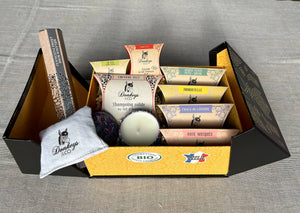 Coffret avec Bougie + Shampoing + 4 Savons Bio