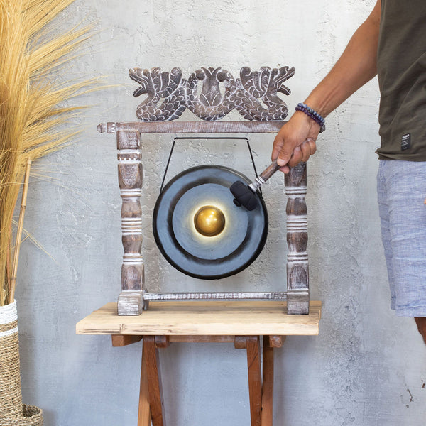 Gong artisanal 25 cm avec support et mailloche – noir
