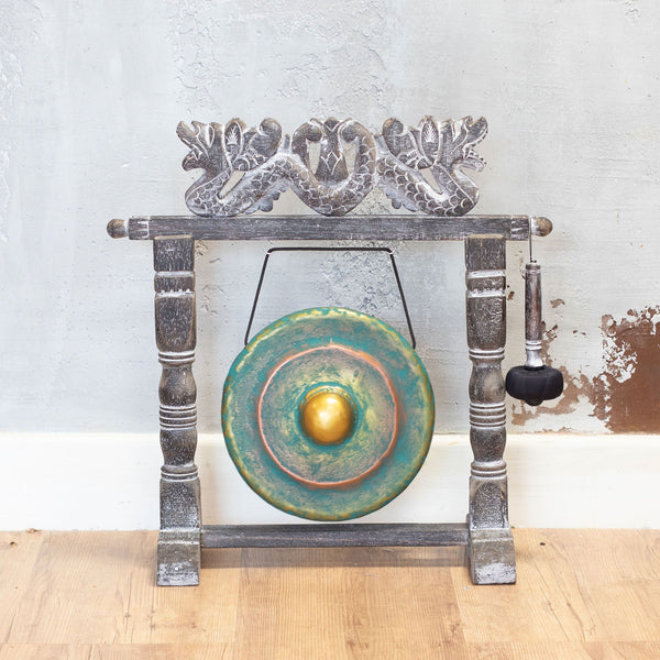 Gong artisanal 25 cm avec support et mailloche – vert patiné