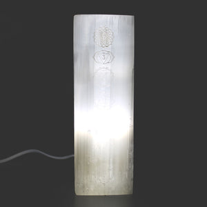 Lampe en sélénite – Chakras – 25 cm