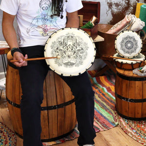 Tambour chamanique Hamsa avec deux mailloches – 30 cm